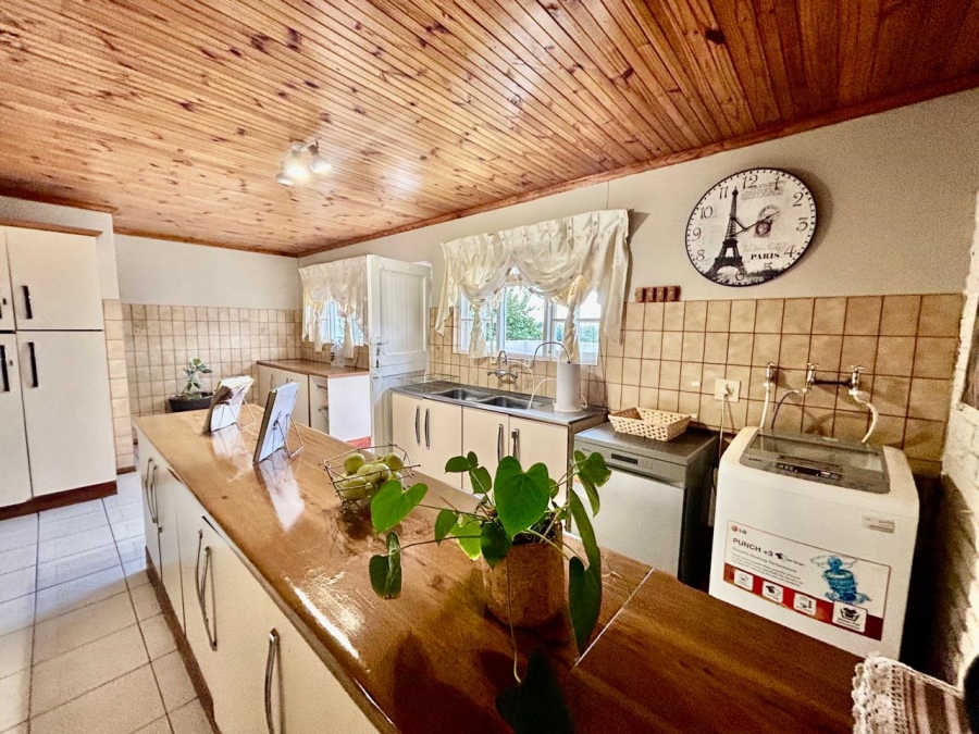 5 Bedroom Property for Sale in Beacon Bay Eastern Cape